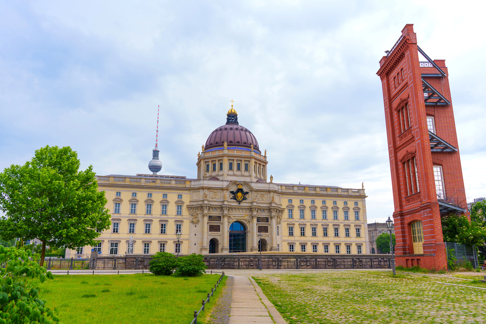 Baukunst - Schinkels Erbe kehrt zurück: Die Berliner Bauakademie erhält ihre historische Fassade