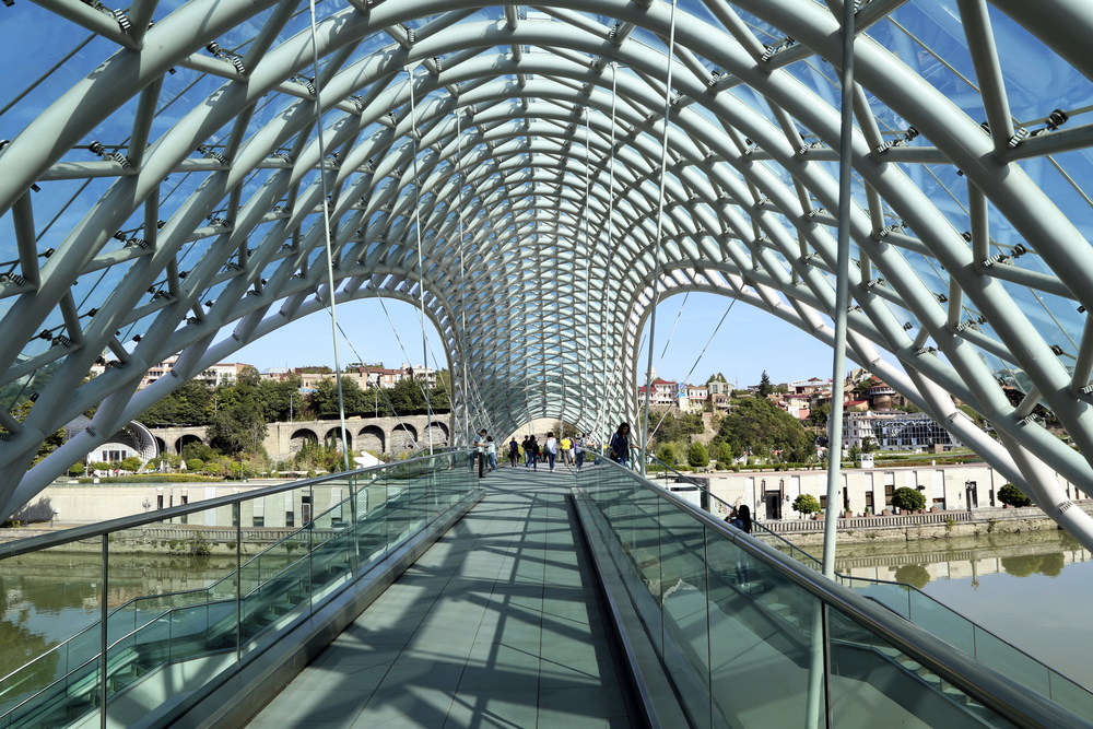 Baukunst - Weniger Stahl, weniger CO₂, bessere Brücken: Algorithmen neu denken den Ingenieurbau