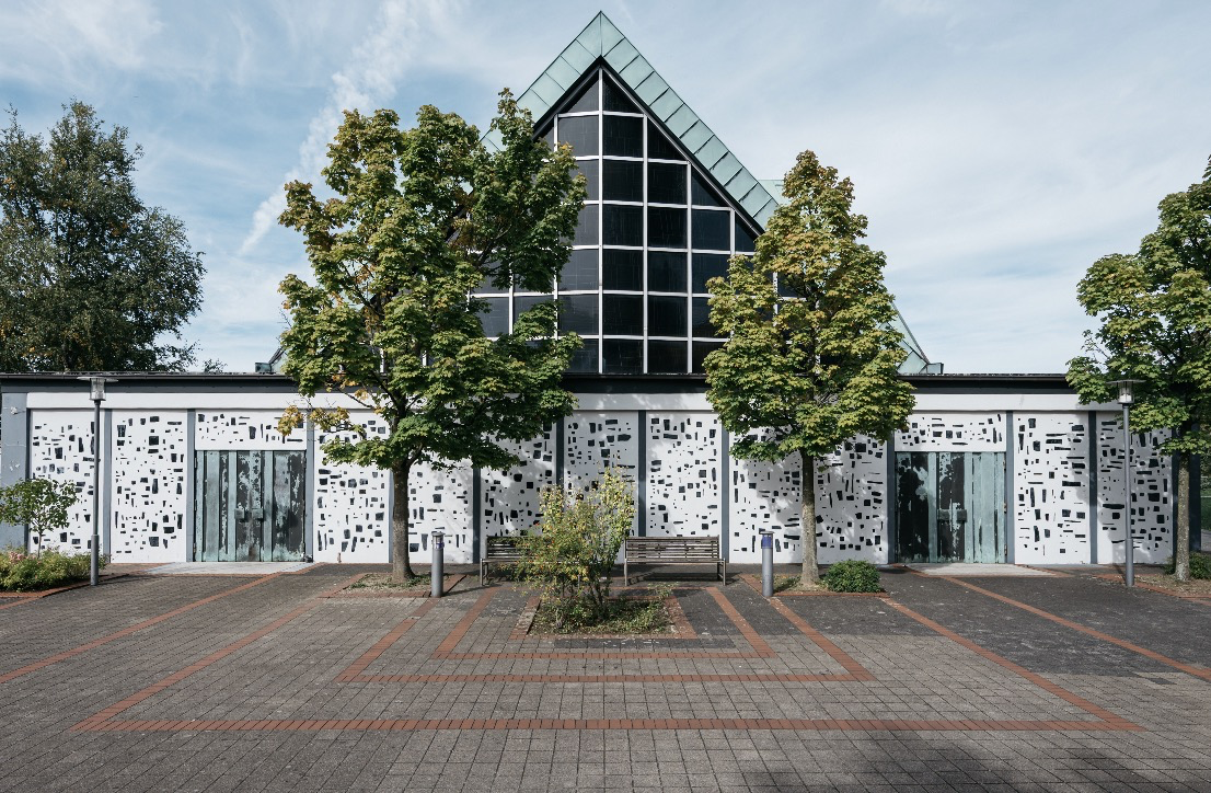 Baukunst - Zwölf Kirchen, 106 Stimmen: Manifesta 16 Ruhr macht den Kirchenbau der Nachkriegszeit zur Bühne