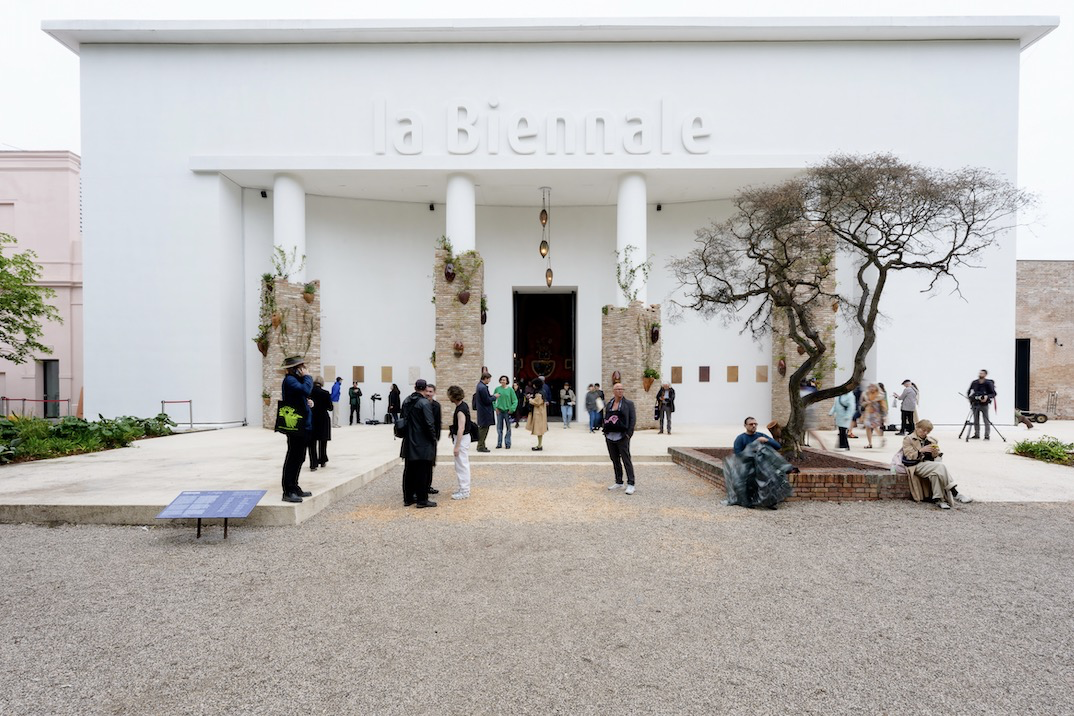 Baukunst - Editors' Choice statt Löwenwahl: Drei Pavillons der 61. Biennale